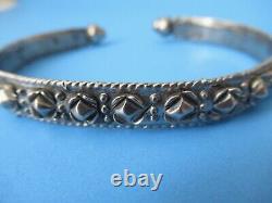 Armbands/Bracelets Silver Mid Eastern Set Vintage PairWeighing 3 oz Silver