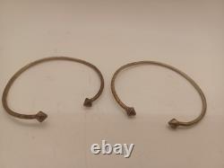 Pair Vintage Silver Etched Pointed Ends bangle / Cuff Bracelet unisex