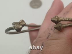 Pair Vintage Silver Etched Pointed Ends bangle / Cuff Bracelet unisex