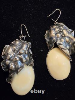 Vintage 800 Silver and Cream Color Cabochon Pair of Earrings Handcrafted
