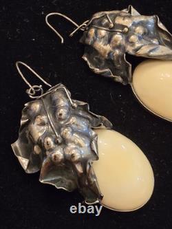 Vintage 800 Silver and Cream Color Cabochon Pair of Earrings Handcrafted