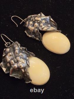 Vintage 800 Silver and Cream Color Cabochon Pair of Earrings Handcrafted