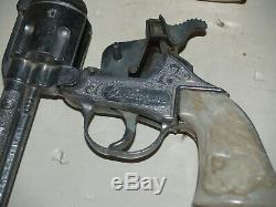 Vintage Pair of Roy Rogers Kilgore Toy Cap Gun with Silver Double Holster