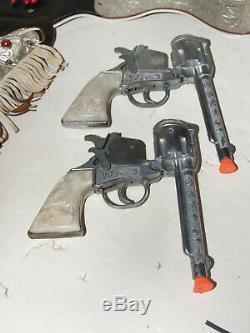 Vintage Pair of Roy Rogers Kilgore Toy Cap Gun with Silver Double Holster