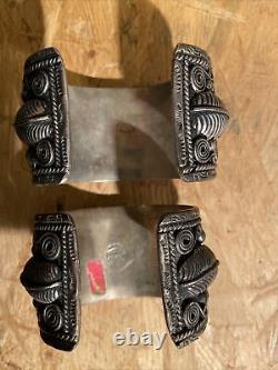 Vintage pair of mexico navajo silver and turquois cuffs