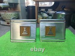 1973 80 OEM Chevrolet Truck CAB CORNERS Badges Trim Original Vintage<br/>		<br/>

 1973 80 OEM Chevrolet Camion CAB CORNERS Badges Trim Original Vintage