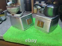 1973 80 OEM Chevrolet Truck CAB CORNERS Badges Trim Original Vintage 	
<br/>  
<br/>1973 80 OEM Chevrolet Camion CAB CORNERS Badges Trim Original Vintage