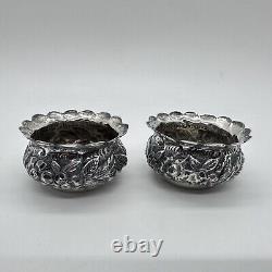 (2) Paire d'anciens salières en argent sterling 925 repoussé floral Vintage