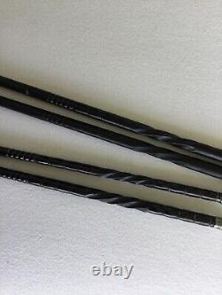 2 Paire de Baguettes Anciennes en Bois Sculpté et Enveloppées d'Argent