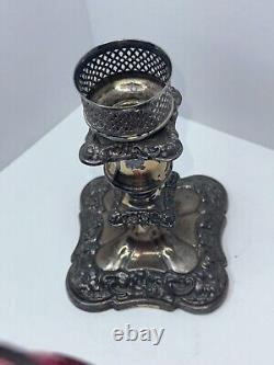 2 Porte-bougies en verre cranberry gravé et argenté de style Art Nouveau