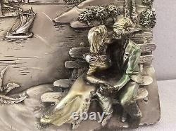 Argent vintage 925 3D Relief Sculpté Couple s'embrassant sur un banc