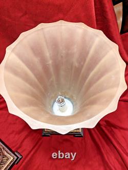 Associez 2 lampes de table/boudoir vintage Uttermost avec des abat-jour en acrylique/Lucite