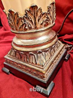 Associez 2 lampes de table/boudoir vintage Uttermost avec des abat-jour en acrylique/Lucite