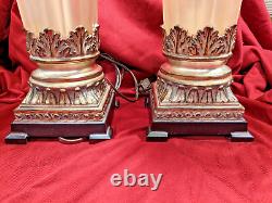 Associez 2 lampes de table/boudoir vintage Uttermost avec des abat-jour en acrylique/Lucite