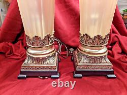 Associez 2 lampes de table/boudoir vintage Uttermost avec des abat-jour en acrylique/Lucite