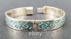 Beau Paire de Bracelets Vintage en Argent Sterling et Incrustés de Turquoise