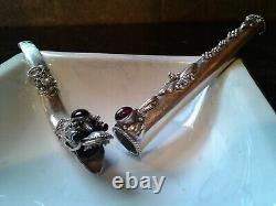 Belle paire de porte-cigarettes vintage en argent ornés de gems (1 dragon)