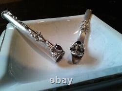 Belle paire de porte-cigarettes vintage en argent ornés de gems (1 dragon)