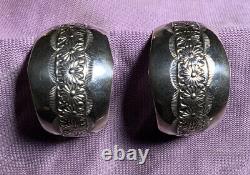 Boucles d'oreilles vintage Navajo en argent sterling JB, larges créoles avec estampillage de designer