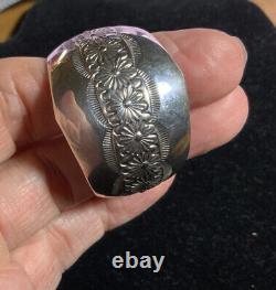 Boucles d'oreilles vintage Navajo en argent sterling JB, larges créoles avec estampillage de designer