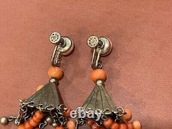 Boucles d'oreilles vintage en argent sterling antique et perles de corail à vis pair