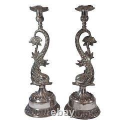 Bougeoir en argent plaqué repoussé de style vintage du milieu du siècle avec dauphin et carpe koï