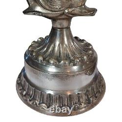 Bougeoir en argent plaqué repoussé de style vintage du milieu du siècle avec dauphin et carpe koï