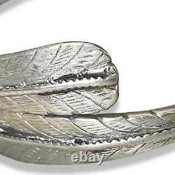 Bracelets de manchette amérindiens à plumes d'aigle vintage de 13 pouces - paire, fabriqués à la main