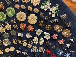 Énorme Lot de Bijoux Vintage de Collection Boucles d'oreilles à clip ou à vis en forme de fleur - 59 paires