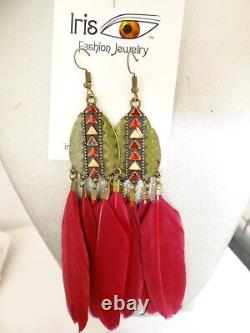 Énorme lot de boucles d'oreilles vintage à aujourd'hui, percées ou clip, avec des strass, certaines signées Monet.