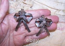 Ensemble vintage de 2 clips en argent sterling Napier pour robes ou fourrures, nœuds stylisés