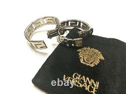 Gianni Versace Vintage'90s Grec Key Hoop Paire Boucles D’oreilles Sheeny Silver Italie