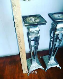 Grandes et lourdes paires de 13 porte-bougies en métal argenté de style vintage