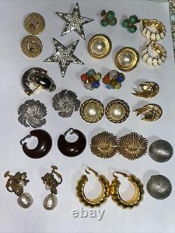 Lot de 15 paires de boucles d'oreilles clips vintage signées