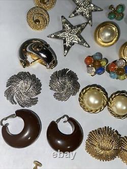 Lot de 15 paires de boucles d'oreilles clips vintage signées