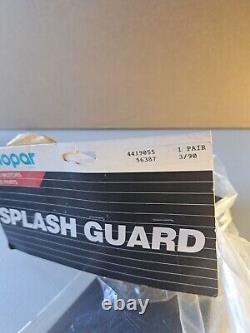 Lot de 2 paires de véritables pare-boue Mopar Dodge 4419055 Flaps de boue Vtg Silver NOS