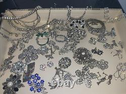 Lot de 40 pièces de bijoux en strass vintage broches boucles d'oreilles colliers bracelets