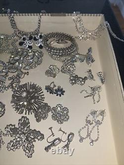 Lot de 40 pièces de bijoux en strass vintage broches boucles d'oreilles colliers bracelets