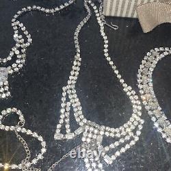 Lot de 40 pièces de bijoux en strass vintage broches boucles d'oreilles colliers bracelets