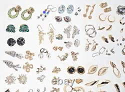 Lot de 78 paires de boucles d'oreilles principalement vintage, certaines signées, collection éclectique de haute qualité.