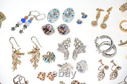 Lot de 78 paires de boucles d'oreilles principalement vintage, certaines signées, collection éclectique de haute qualité.