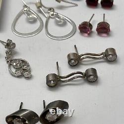 Lot de bijoux de 21 boucles d'oreilles vintage en argent sterling avec pendants CZ et pierres précieuses