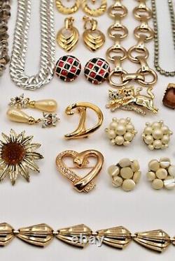 Lot de bijoux vintage Christian Dior Swarovski Joan Rivers Trifari Monet AK J111