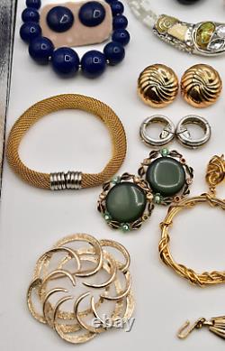 Lot de bijoux vintage Christian Dior Swarovski Joan Rivers Trifari Monet AK J111
