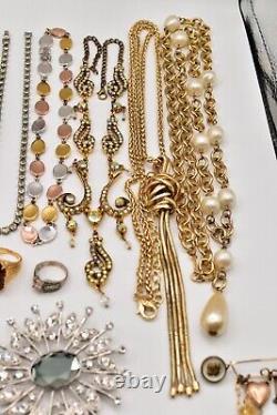 Lot de bijoux vintage Christian Dior Swarovski Joan Rivers Trifari Monet AK J111