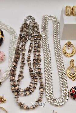 Lot de bijoux vintage Christian Dior Swarovski Joan Rivers Trifari Monet AK J111