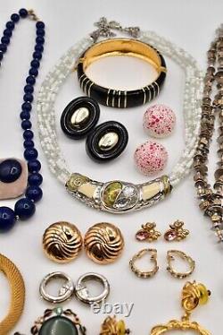 Lot de bijoux vintage Christian Dior Swarovski Joan Rivers Trifari Monet AK J111