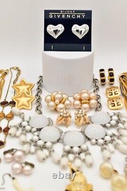 Lot de bijoux vintage Givenchy Anne Klein Crown Trifari Nadri Monet Lisner J81