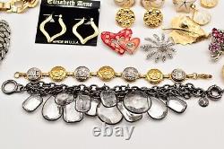 Lot de bijoux vintage Givenchy Swarovski Couronne Trifari Monet Romain Avon AK J89