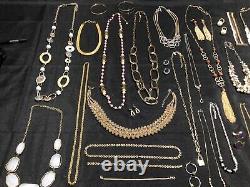 Lot de bijoux vintage à aujourd'hui, signé et non signé, lot de 43 pièces